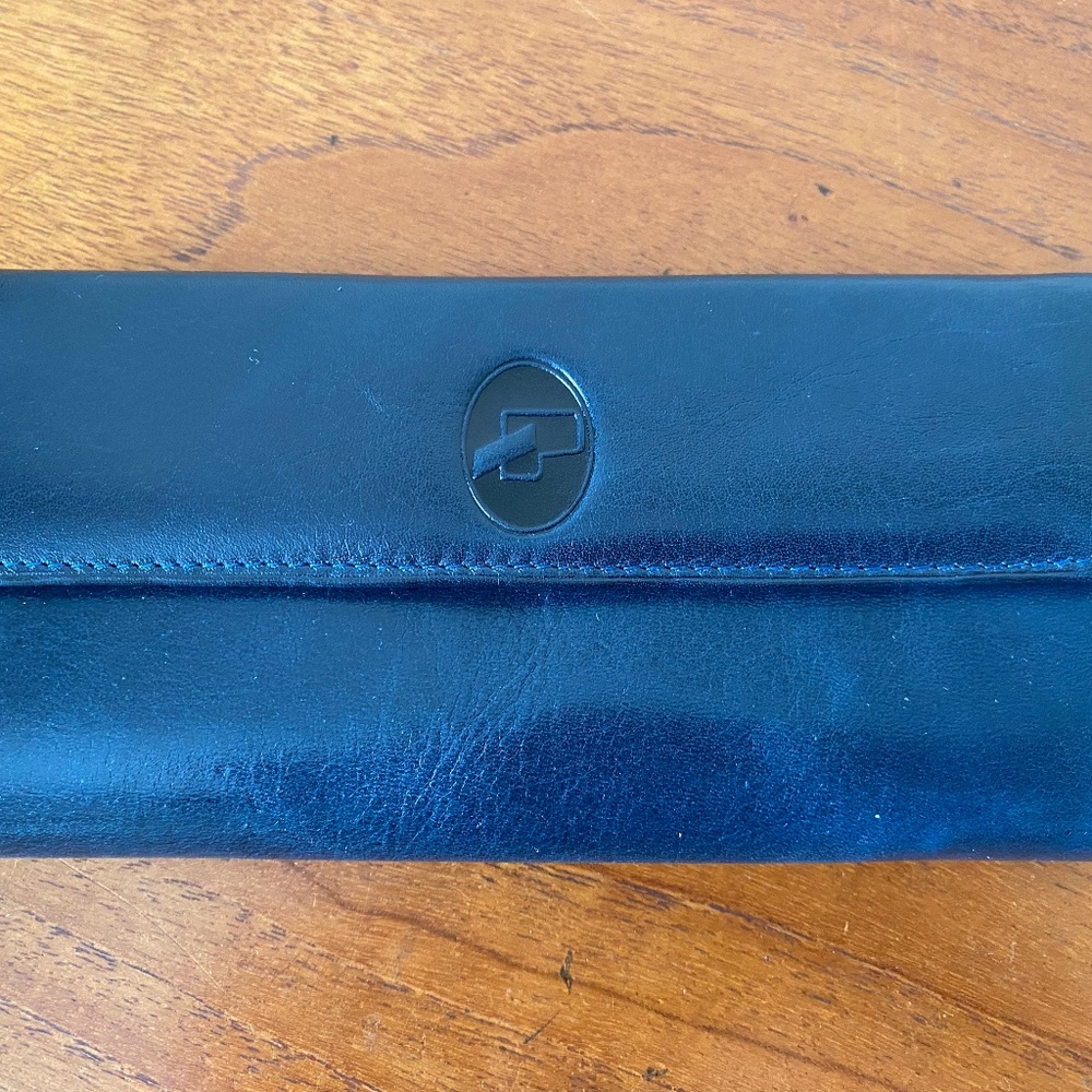 Rare Pedano Canada Womans Navy Leather Wallet